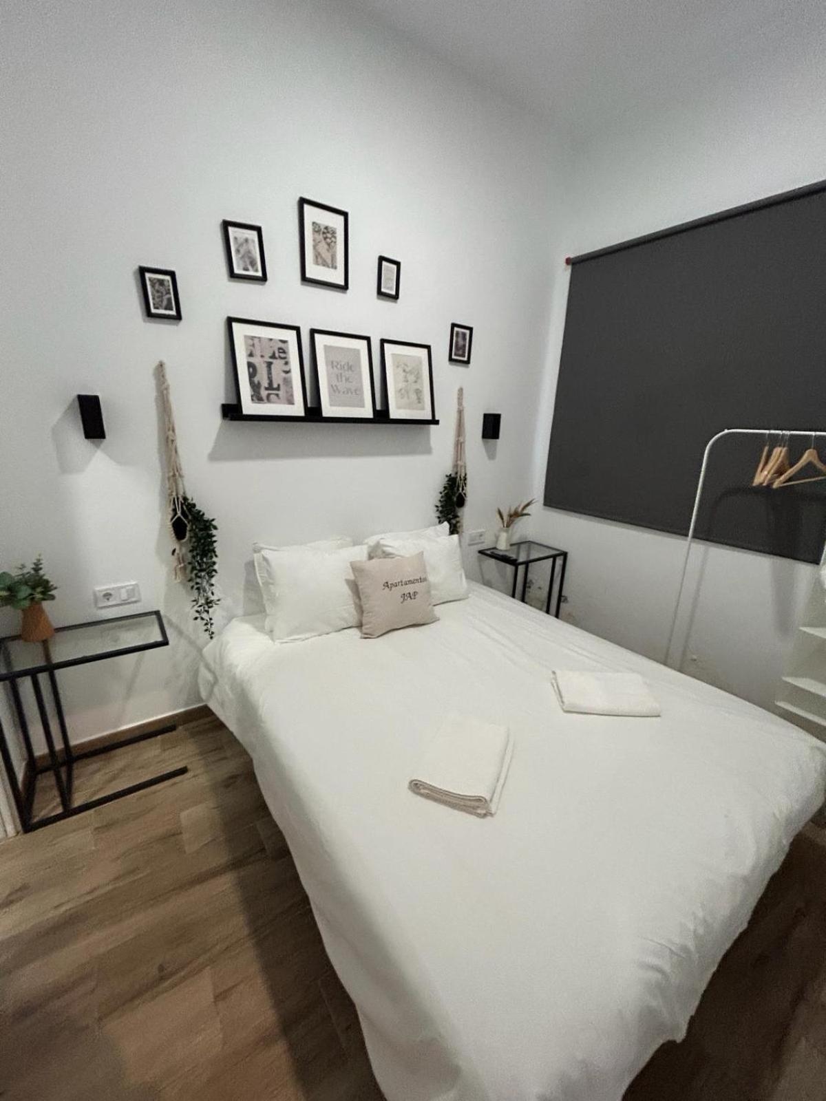 Apartamentos Pino Benidorm Habitación foto